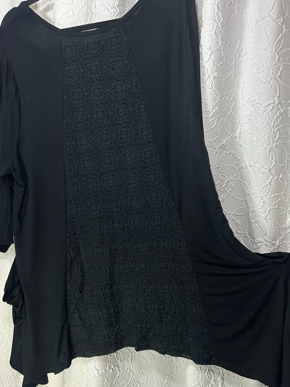 LOGO by Lori Goldstein Black Lace Front Tunic Top assymetric hem tunic 3x - Picture 5 of 5